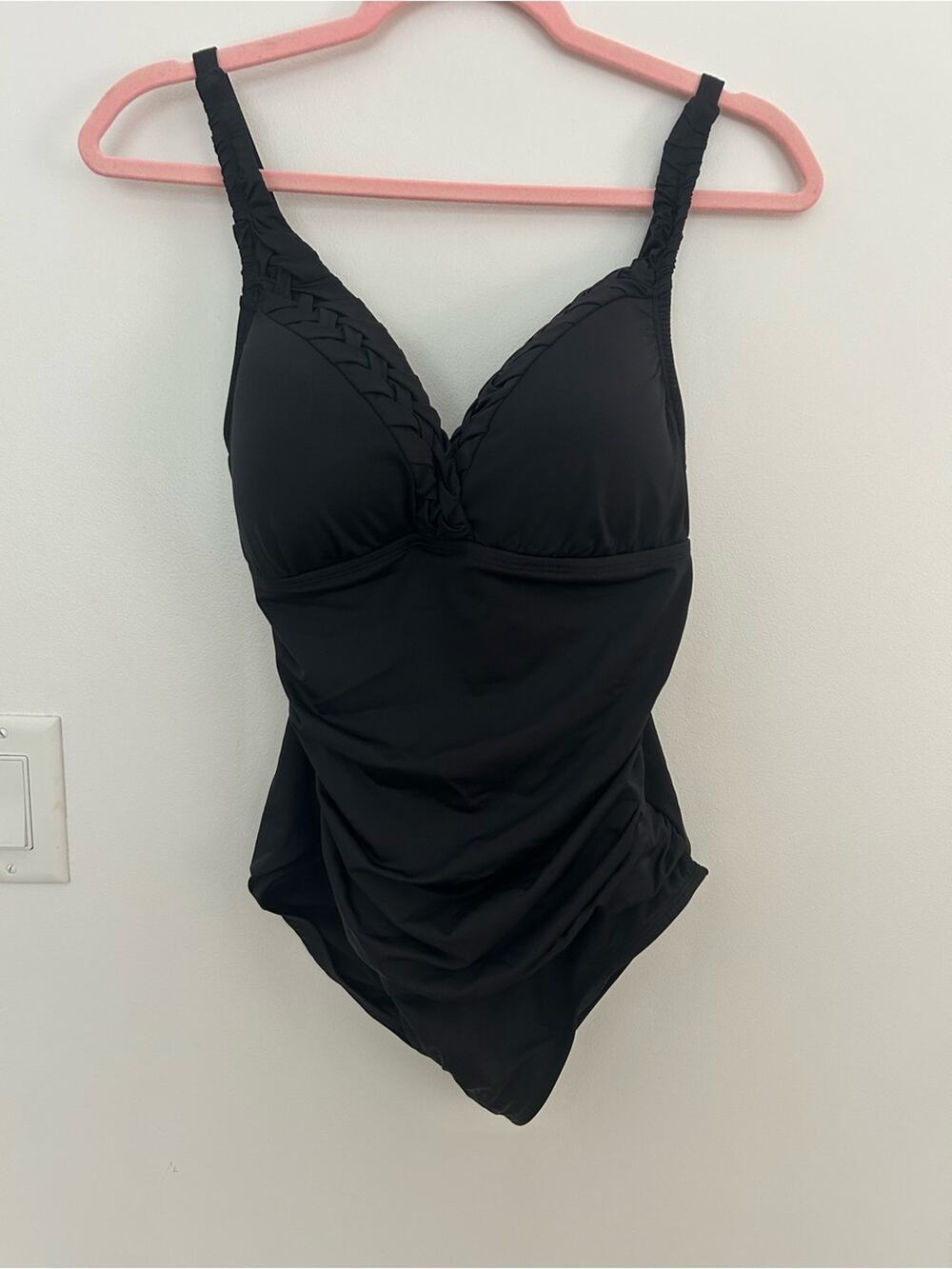 Hilor NWT Women’s 12 Black Tummy Control One Piece Swimsuit Braided V Neck